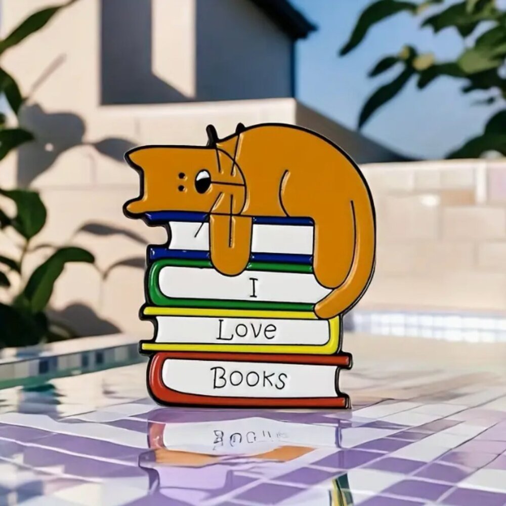 🍏50% OFF/3+...Cat Lying On Stack Of Books Pin